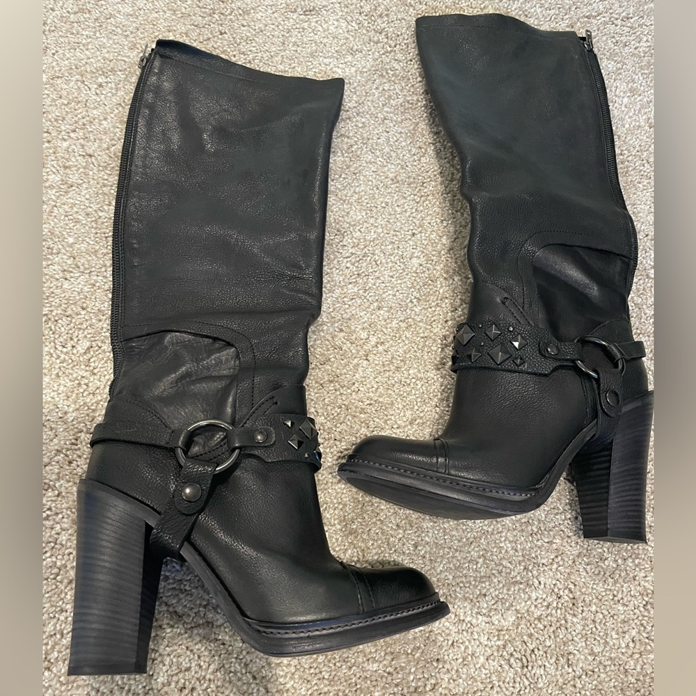 Vera Wang Black Heeled Boots